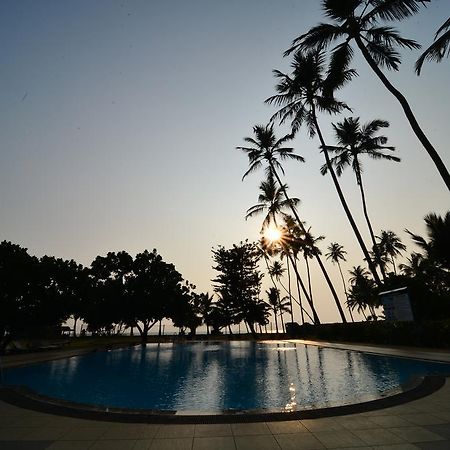 Hotel Laya Beach Wadduwa Exterior foto