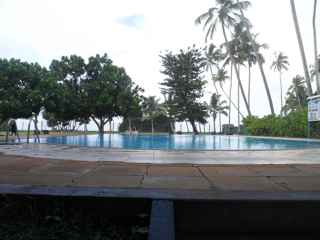 Hotel Laya Beach Wadduwa Exterior foto