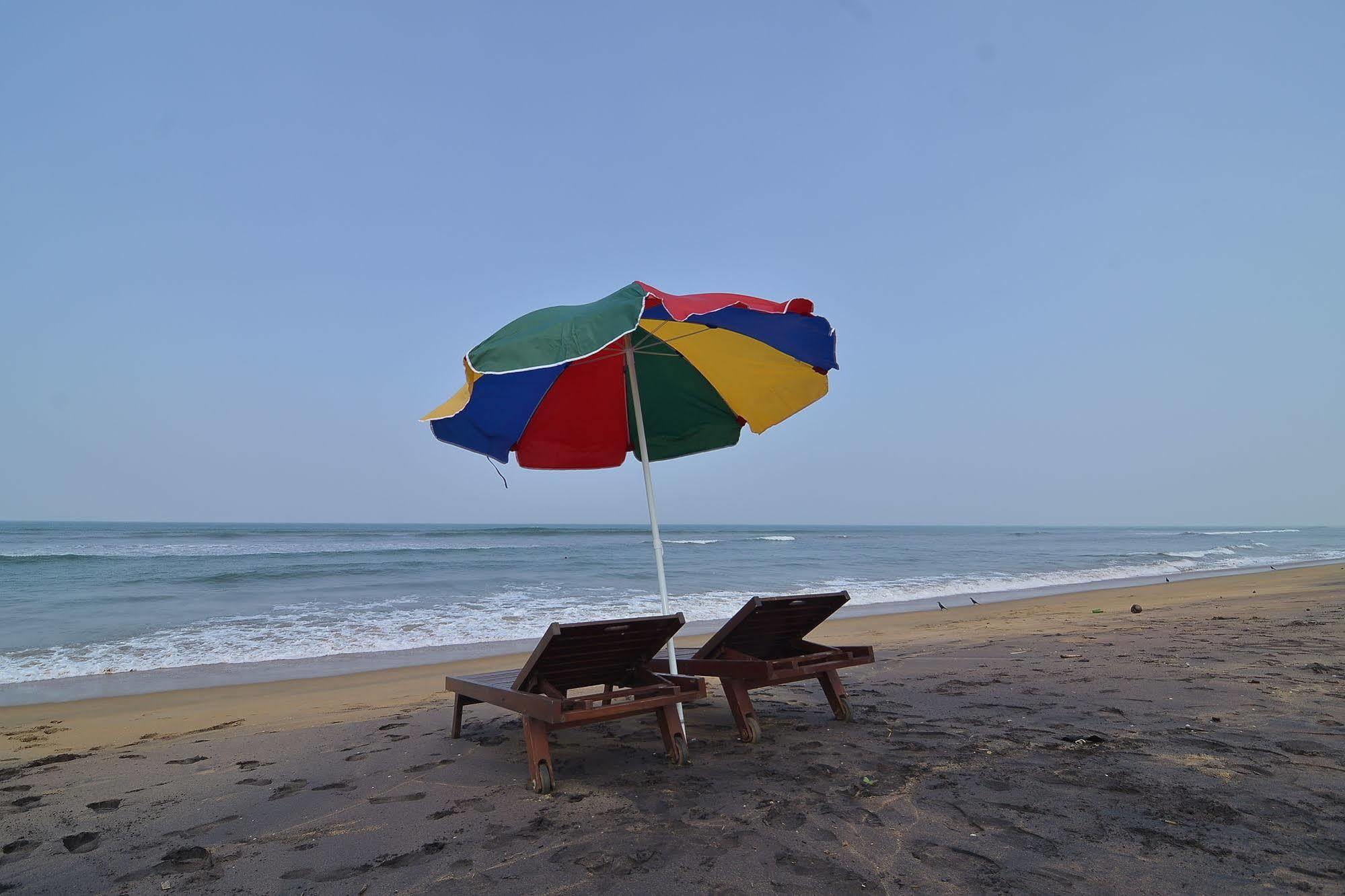 Hotel Laya Beach Wadduwa Exterior foto